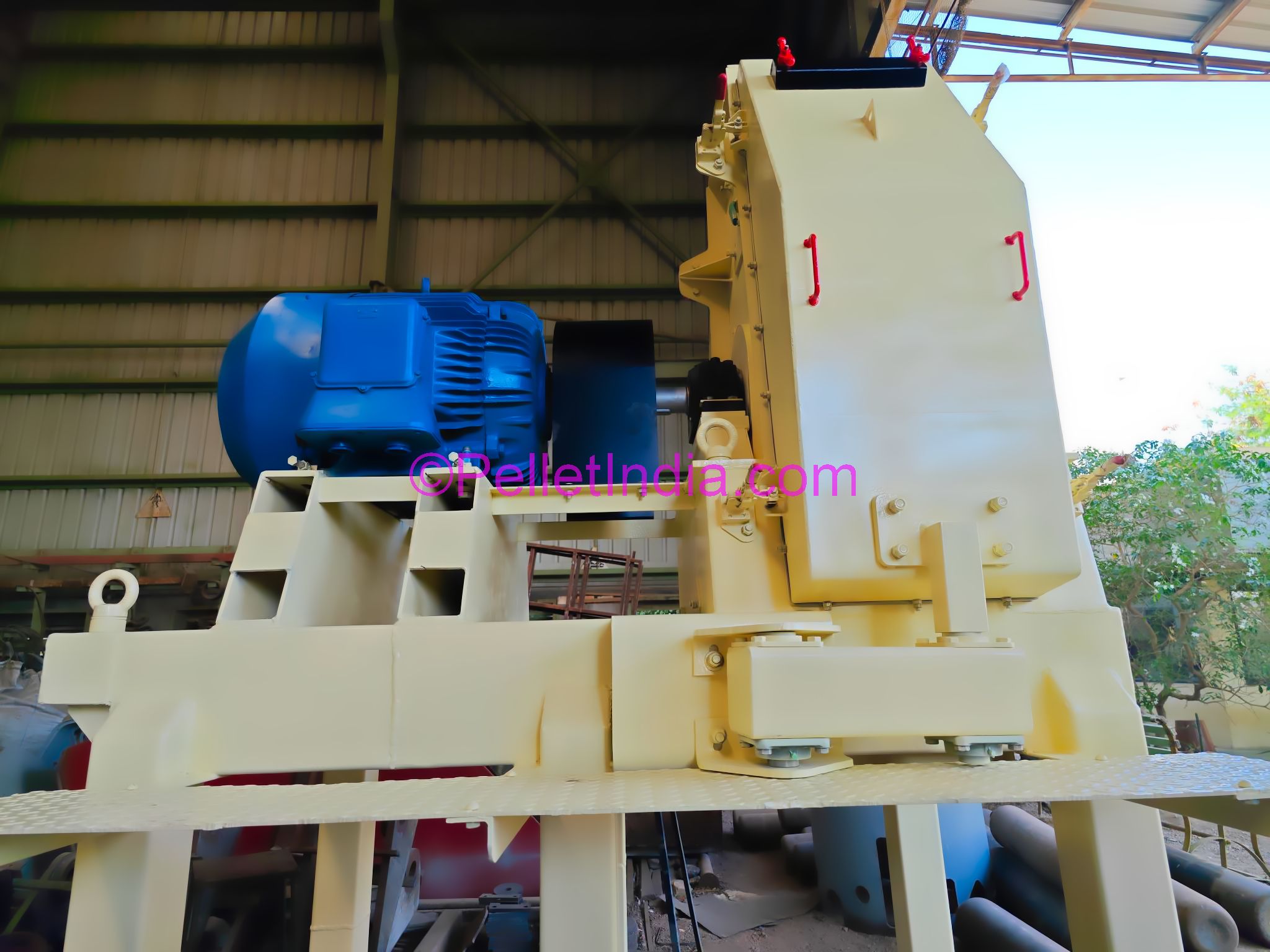 Bamboo Chips Tear Drop Hammer Mill - 3